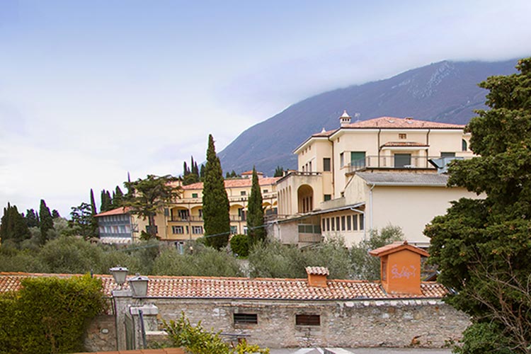 L’ospedale di Malcesine non chiuderà. Lo ha dichiarato il ministro della Salute rispondendo ad un’interrogazione parlamentare.