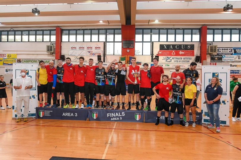 PALLAMANO BM DOSSOBUONO SCONFITTA NELLA FINALE PROMOZIONE. SERIE B2 DEL TENNIS VILLAFRANCA BATTUTA ALL’ESORDIO 5-