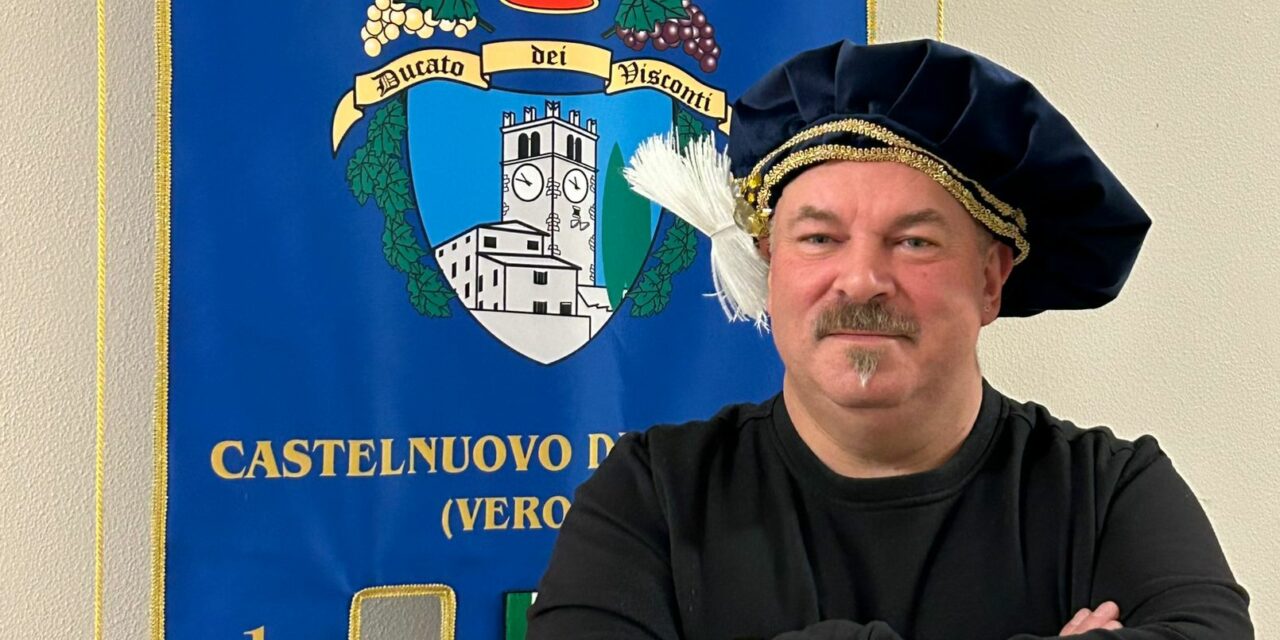 Castelnuovo ha il suo nuovo Duca Gian Galeazzo Visconti: è Stefano Lonardi, il “grillo”