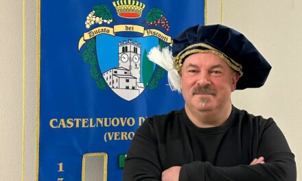 Castelnuovo ha il suo nuovo Duca Gian Galeazzo Visconti: è Stefano Lonardi, il “grillo”