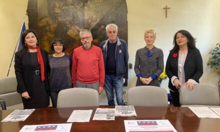 Castelli in Rosso. Presentata questa mattina l’iniziativa che vede uniti i comuni di Villafranca, Valeggio e Nogarole Rocca nella sensibilizzazione contro la violenza sulle donne. 