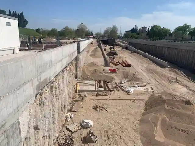 7 anni per il tunnel della Manica. Uno per quello di via città di Nimes