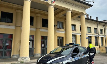 Villafranca, arrestato in stazione un 41enne cubano: aveva molestato una ragazza. Fermato dalla Polizia locale con l’aiuto dei cittadini