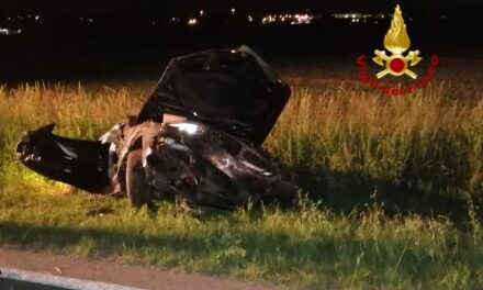 Sommacampagna, grave incidente nella notte in via Caselle. Due feriti gravi soccorsi dai Vigili del fuoco