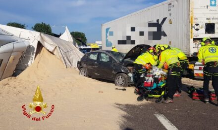 Peschiera del Garda: A4 incidente tra due mezzi pesanti, coinvolta anche un autovettura, disagi alla circolazione