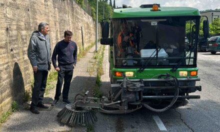 AMIA. Efficienza e innovazione nella pulizia urbana. Ecco i mezzi con spazzole in metallo per Verona