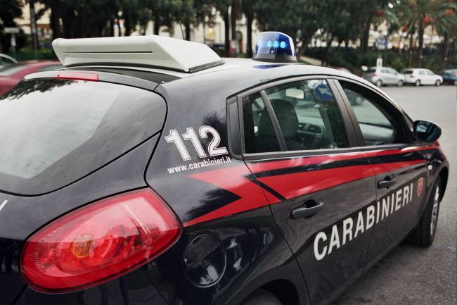 Rubava le borse delle clienti di alcuni ristoranti. Beccata dai Carabinieri 