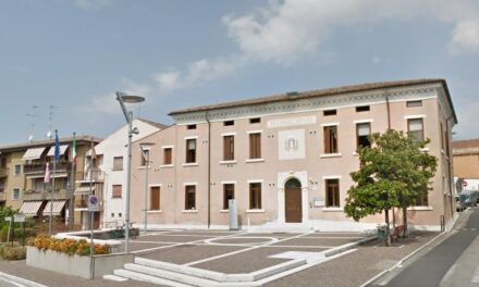 Primo giorno di scuola anche a Castelnuovo. Gli auguri del sindaco ai ragazzi