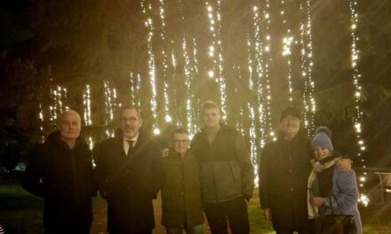 Luci di Natale a Villafranca. Il regalo dell’amministrazione di Dall’Oca illumina il Castello Scaligero