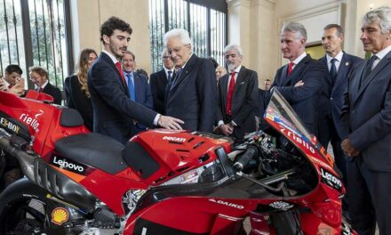 Davide Barana col team Ducati da Mattarella al Quirinale per la vittoria mondiale