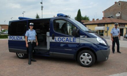 Parcheggiatori abusivi, Villafranca mette in campo otto agenti e “stacca” multe per oltre 2mila euro